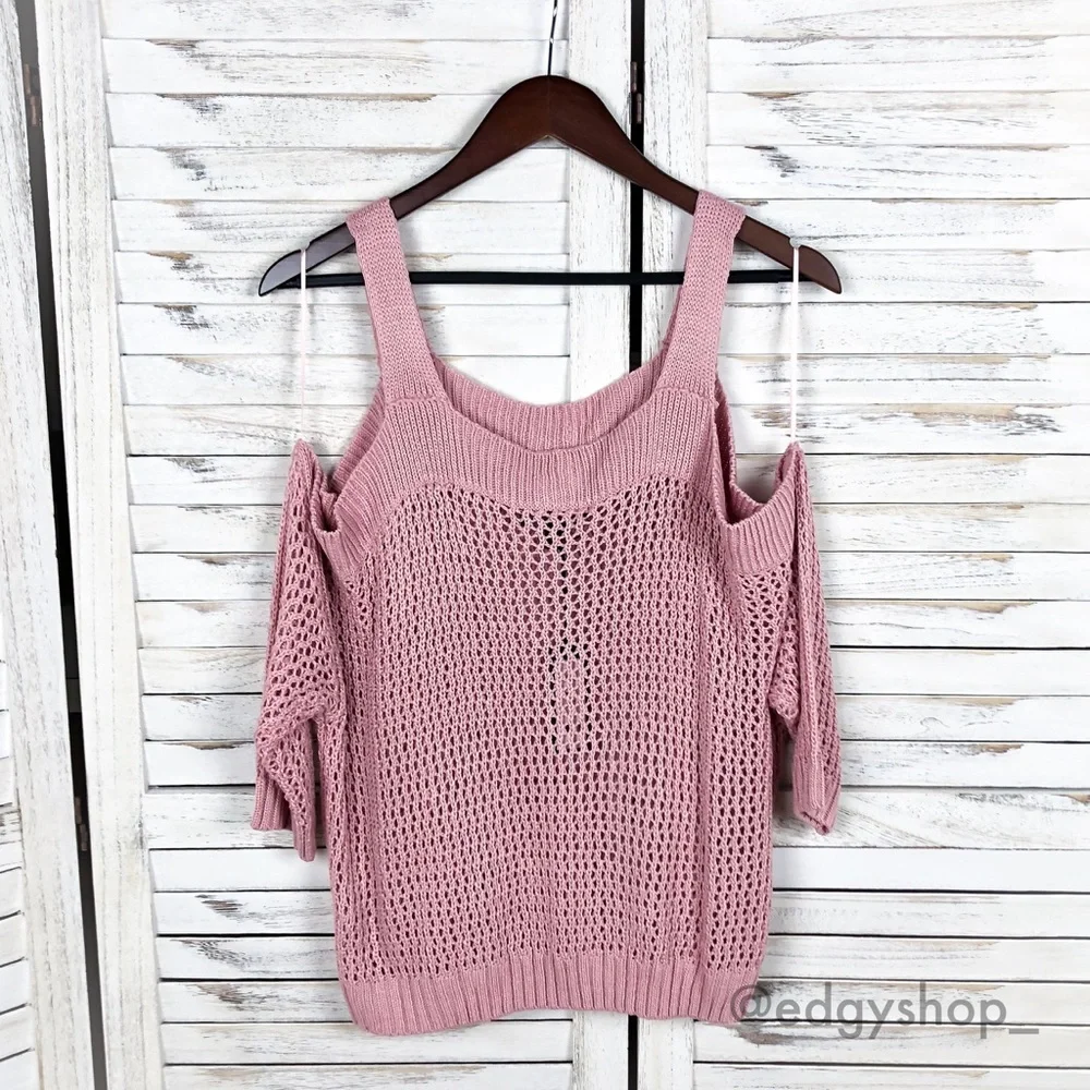 Romeo + Juliet Couture | Cold Shoulder Sweater - Picture 3 of 8